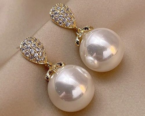 1pair Fashionable Simple Commuting Sweet Luxurious Faux Pearl Earrings For Women
