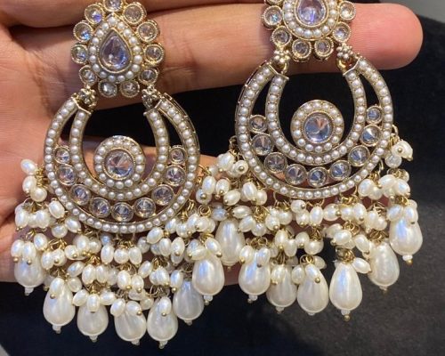 Top 10 Trending Earrings for Girls in 2026